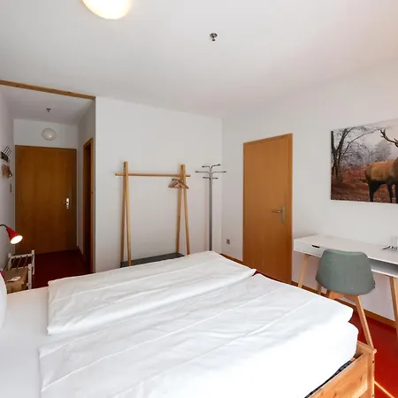Shima-davos Bed & Breakfast