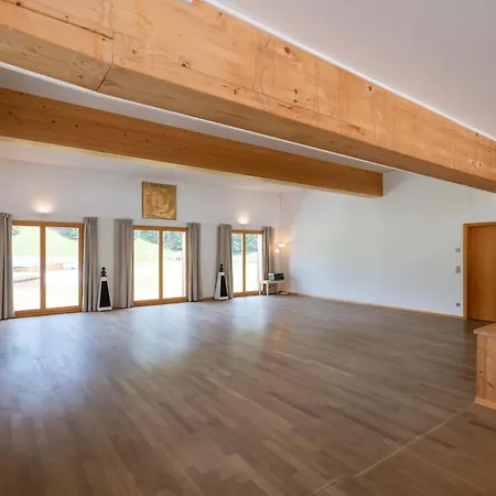 Shima-davos فندق مبيت وإفطار 3*